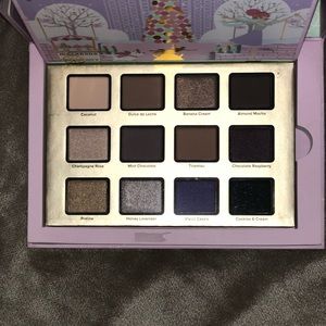 TOO FACED Christmas In NY Merry Macarons Eyeshadow
